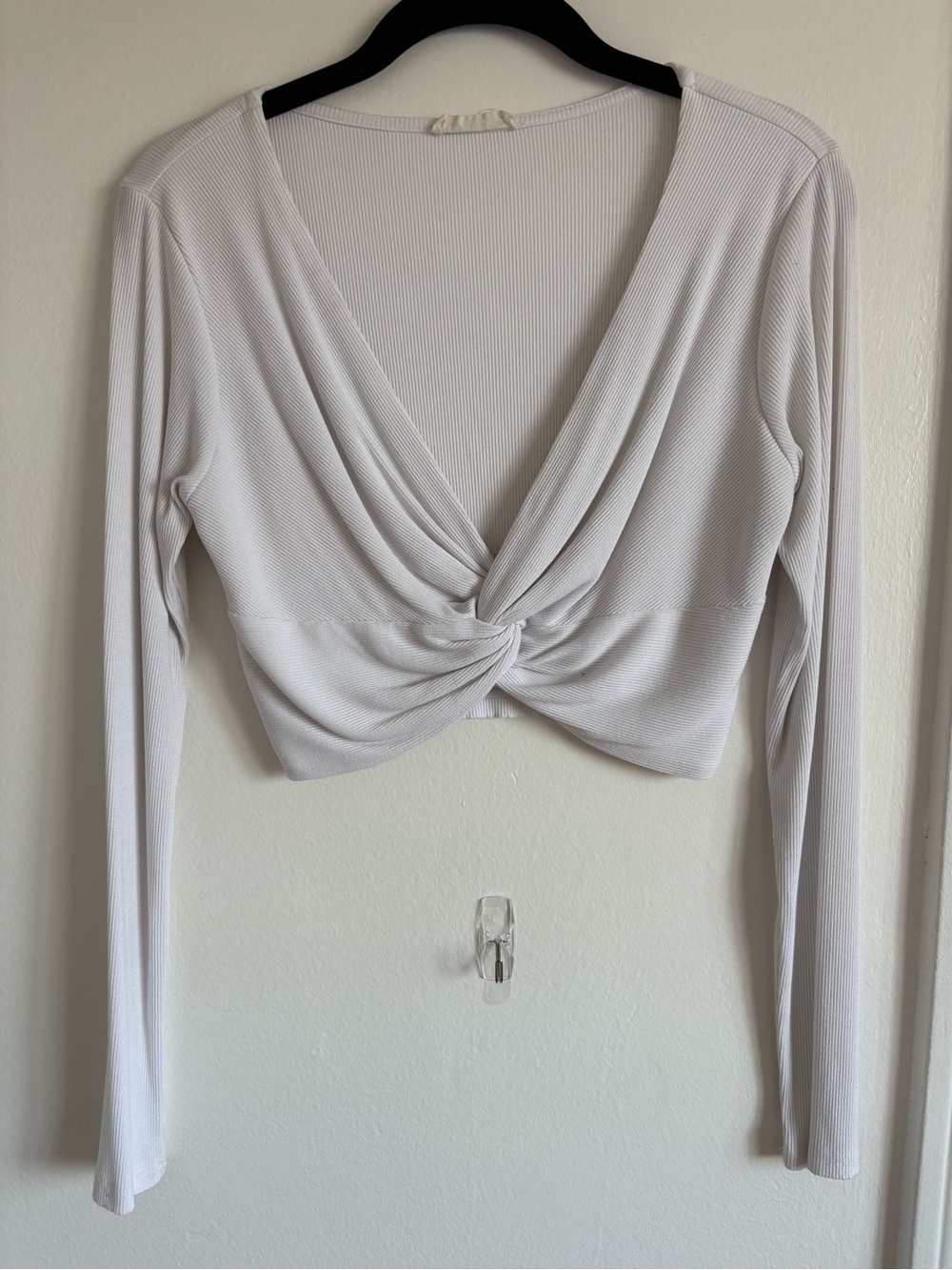 ILLA ILLA White Twist-Knot Long Sleeve Crop Top